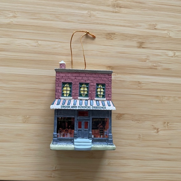 Lot 3 Hallmark Ornaments Nostalgic Houses & Shops 2000-2001 Walgreens Drugstore - Picture 3 of 10